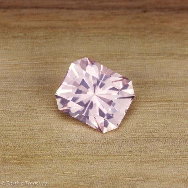 Studio Fluorescent Lighting: 11.53-Carat Rose Quartz Studio Fluorescent Lighting: 11.53-Carat Rose Quartz