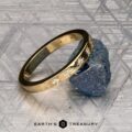 The "Astrea" band in 18K yellow gold