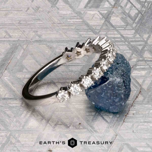 The "Asterope" band in 14K white gold The "Asterope" band in 14K white gold
