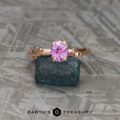 The "Twyg" in 14k rose gold with 1.08-Carat Montana Sapphire