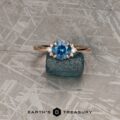 The "Hesperia" Ring in 14k rose gold with 1.73-Carat Montana Sapphire