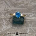 The "Clematis" ring in 14k yellow gold with 1.61-Carat Montana Sapphire