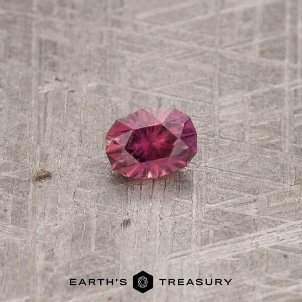 1.41-Carat Magenta-Orange Umba Sapphire 1.41-Carat Magenta-Orange Umba Sapphire