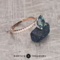 The "Amphitrite" ring in 14k rose gold and platinum, with 2.07-carat Montana sapphire