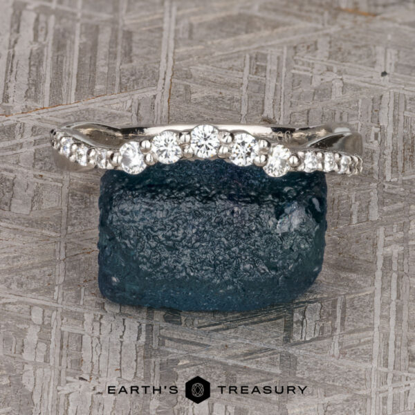The "Lonicera" band in platinum The "Lonicera" band in platinum