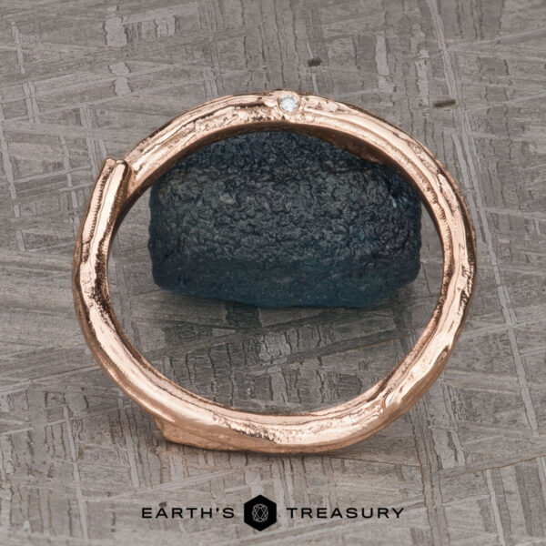 The "Twyg" band in 14k rose gold The "Twyg" band in 14k rose gold