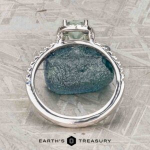The "Kristen" ring in 14K white gold with 1.03-carat Montana sapphire
