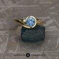 The "Calliste" in 18k yellow gold with 0.77-Carat Montana Sapphire