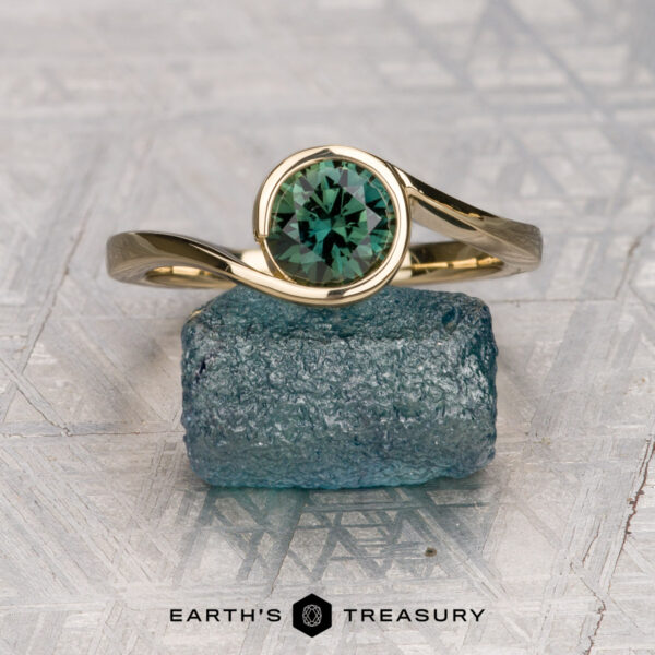 The "Calliste" ring in 14K yellow gold with 1.12-carat Montana sapphire The "Calliste" ring in 14K yellow gold with 1.12-carat Montana sapphire