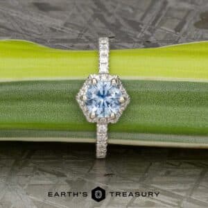 The “Ismene” ring in 14k white gold with 1.29-Carat Montana Sapphire