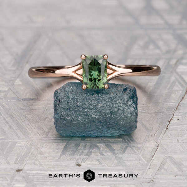 The "Daphne" ring in 14K rose gold with 0.74-carat Australian sapphire The "Daphne" ring in 14K rose gold with 0.74-carat Australian sapphire