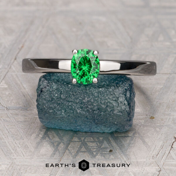 The "Freya" ring in 14K white gold with 0.48-carat Tsavorite garnet The "Freya" ring in 14K white gold with 0.48-carat Tsavorite garnet