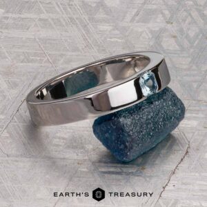 The "Kilimanjaro" ring in 14K white gold