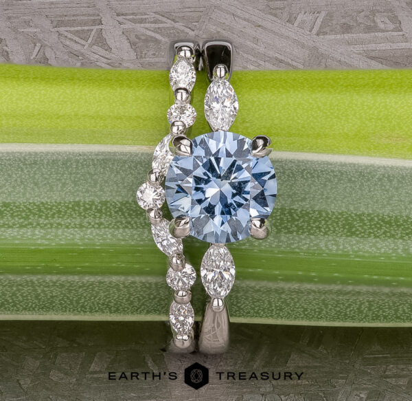 The "Auriga" ring in platinum with 1.35-carat Montana sapphire, alongside the contour "Orinoco" band in platinum The "Auriga" ring in platinum with 1.35-carat Montana sapphire, alongside the contour "Orinoco" band in platinum