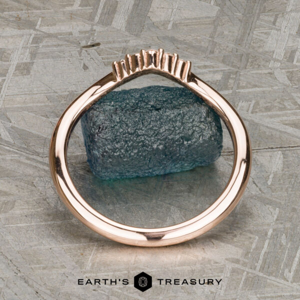 The "Electra" band in 14k rose gold The "Electra" band in 14k rose gold