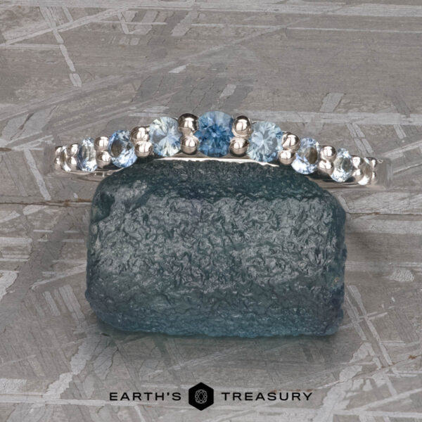 The Ombre "Rhine" band in 14k white gold, hammered The Ombre "Rhine" band in 14k white gold, hammered