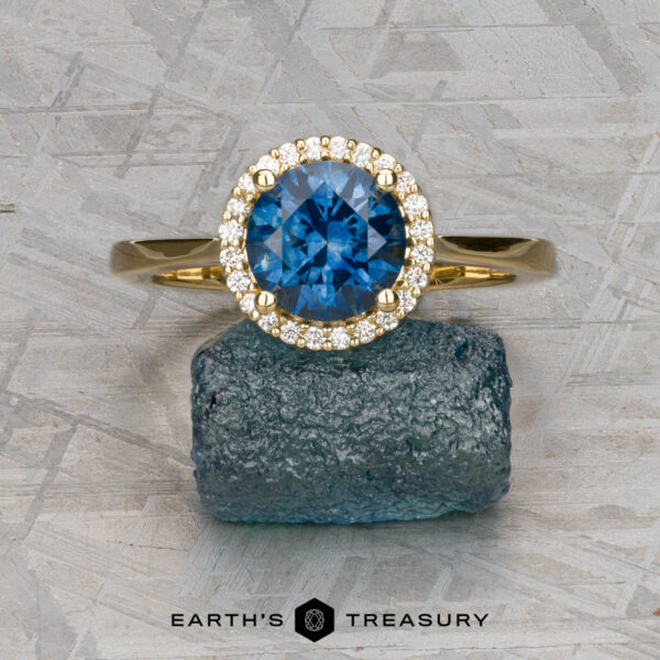 The "Margaret" ring in 18K yellow gold with 1.70-carat Montana sapphire The "Margaret" ring in 18K yellow gold with 1.70-carat Montana sapphire
