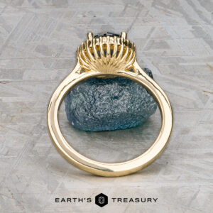 The "Margaret" ring in 18K yellow gold with 1.70-carat Montana sapphire