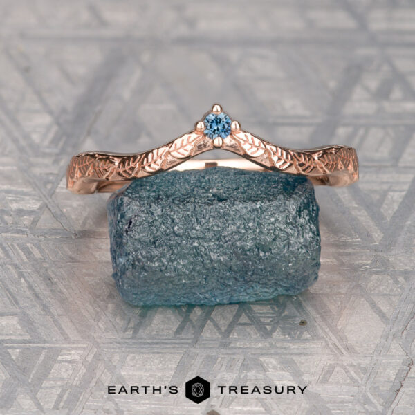 The "Passiflora" band in 14k rose gold The "Passiflora" band in 14k rose gold