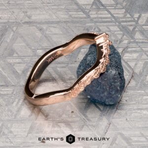 The "Passiflora" band in 14K rose gold