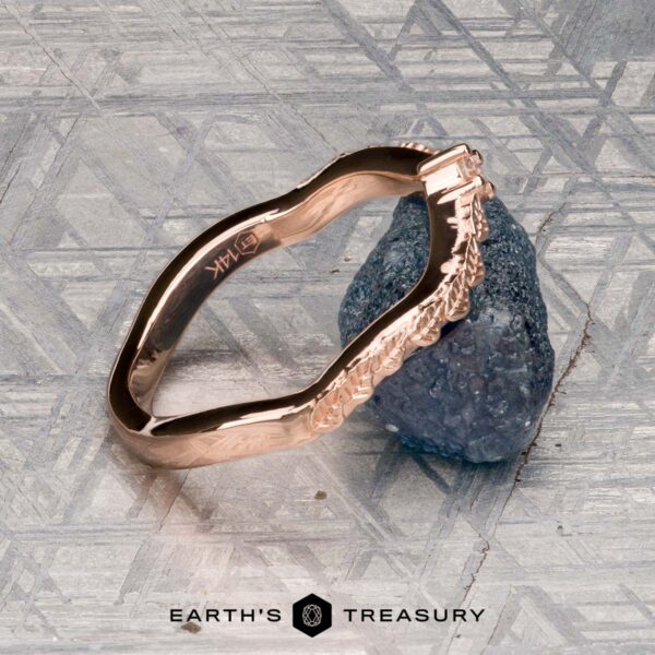 The "Passiflora" band in 14K rose gold The "Passiflora" band in 14K rose gold