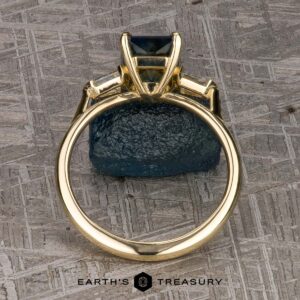 The "Clymene" ring in 14k yellow gold with 2.90-carat Montana sapphire