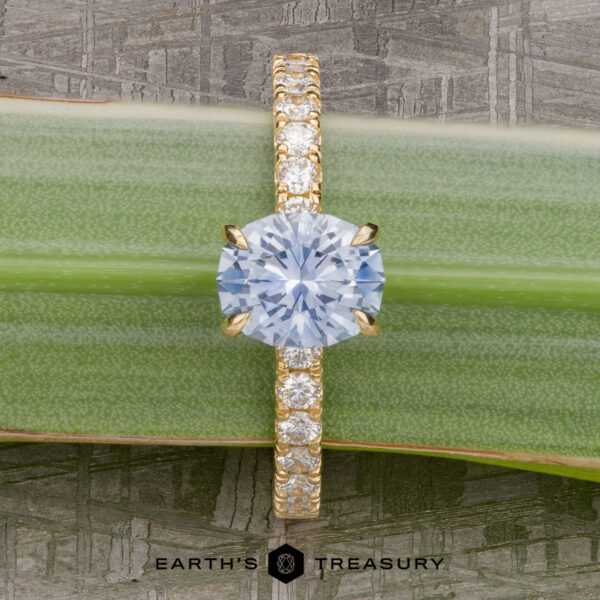 The Deluxe Pave "Amelia" Ring in 18k yellow gold with 1.62-Carat Montana Sapphire The Deluxe Pave "Amelia" Ring in 18k yellow gold with 1.62-Carat Montana Sapphire