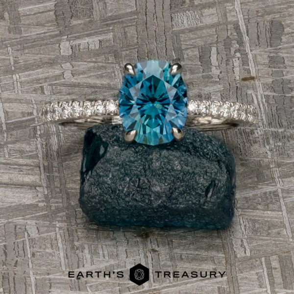 The "Heliophila" ring in platinum with 1.81-Carat Montana Sapphire The "Heliophila" ring in platinum with 1.81-Carat Montana Sapphire
