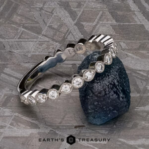 The "Loire" band in platinum