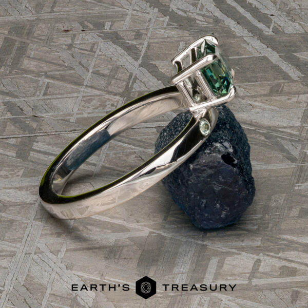 The "Aurai" Ring in 14k white gold with 1.07-Carat Montana Sapphire The "Aurai" Ring in 14k white gold with 1.07-Carat Montana Sapphire