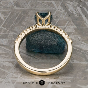 The "Anthea" ring in 14k yellow gold with 1.71-Carat Montana Sapphire
