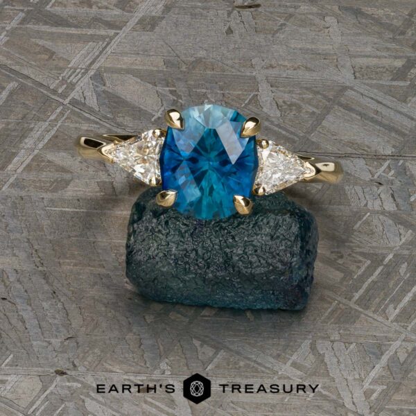 Ilie, Barbara The "Mielikki" ring in 14K yellow gold with 2.76-Carat Montana sapphire