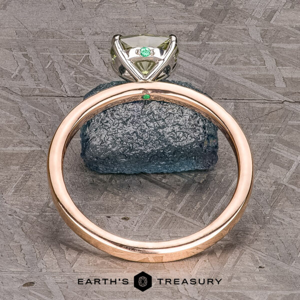 The "Karelia" ring in 20k pink gold and platinum, with 1.43-Carat Montana Sapphire The "Karelia" ring in 20k pink gold and platinum, with 1.43-Carat Montana Sapphire