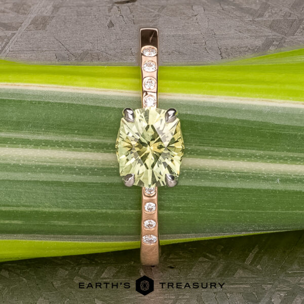 The "Karelia" ring in 20k pink gold and platinum, with 1.43-Carat Montana Sapphire The "Karelia" ring in 20k pink gold and platinum, with 1.43-Carat Montana Sapphire