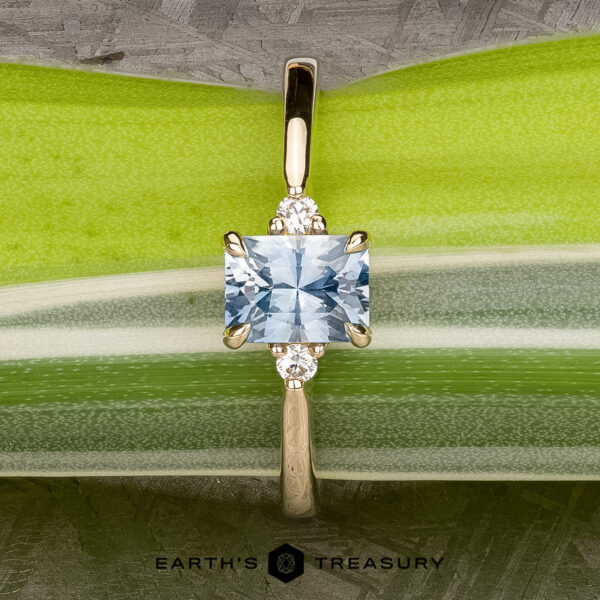 The "Eloise" ring in 14k yellow gold with 0.94-Carat Montana Sapphire The "Eloise" ring in 14k yellow gold with 0.94-Carat Montana Sapphire