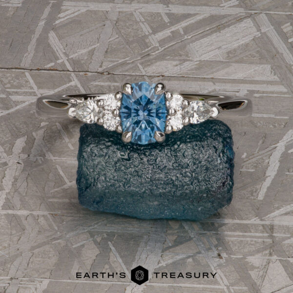 The "Vela" ring in 14k white gold with 0.62-carat Montana sapphire The "Vela" ring in 14k white gold with 0.62-carat Montana sapphire
