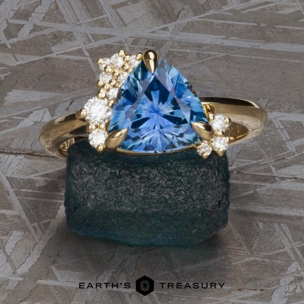 The "Praesepe" ring in 14k yellow gold with 2.51-Carat Montana Sapphire The "Praesepe" ring in 14k yellow gold with 2.51-Carat Montana Sapphire