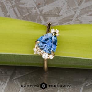 The "Praesepe" in 14k yellow gold with 2.51-Carat Montana Sapphire