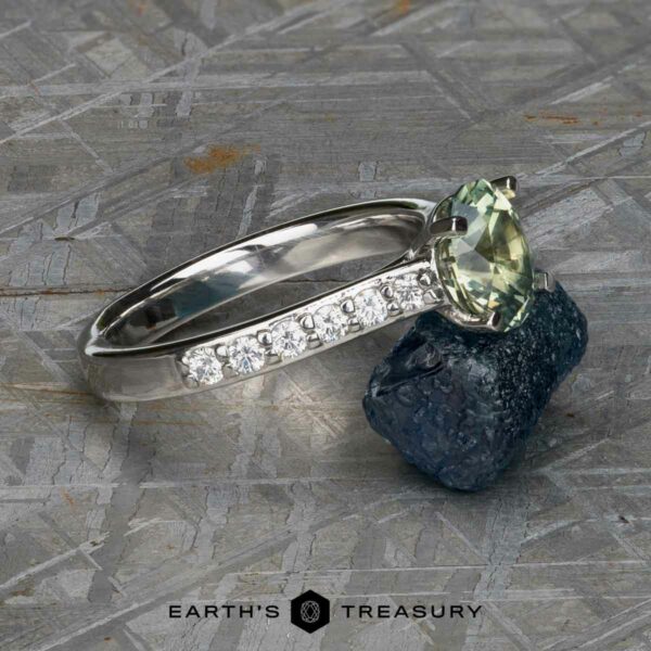 The Deluxe Pave "Aquila" ring in platinum with 2.24-carat Montana sapphire The Deluxe Pave "Aquila" ring in platinum with 2.24-carat Montana sapphire