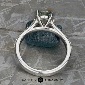 The Deluxe Pave "Aquila" ring in platinum with 2.24-carat Montana sapphire