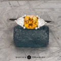 The "Rhiannon" ring in 18k white gold with 0.98-Carat Montana Sapphire