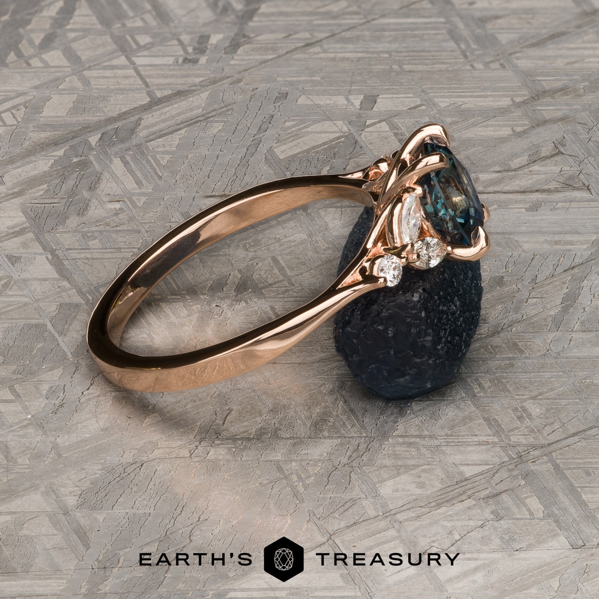 The "Cattleya" ring in 14k rose gold with 1.89-carat Montana sapphire