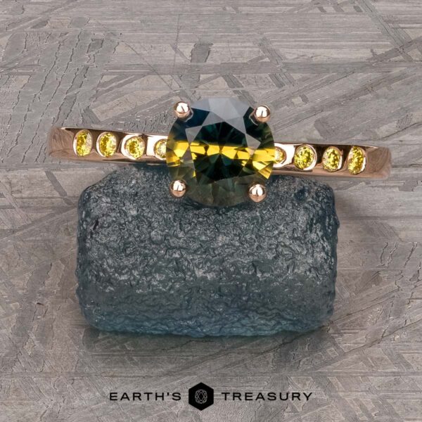 The "Karelia" ring in 14k rose gold with 1.03-carat Australian sapphire The "Karelia" ring in 14k rose gold with 1.03-carat Australian sapphire