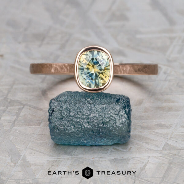 The "Luella" ring in 14K rose gold, hammered and brushed, with 1 The "Luella" ring in 14K rose gold, hammered and brushed, with 1