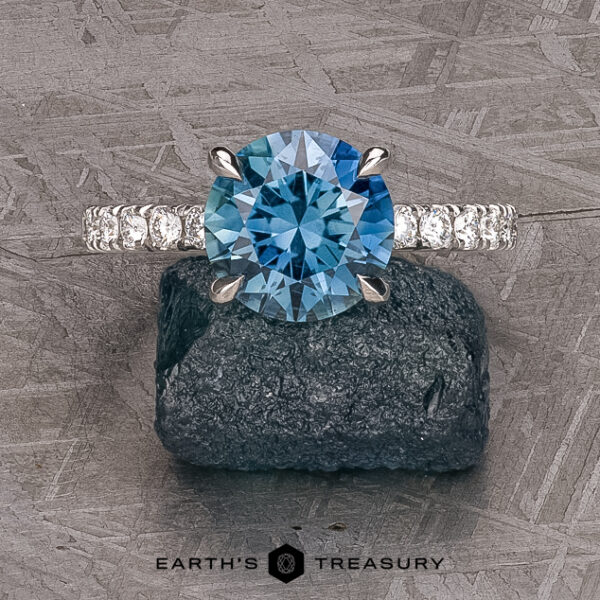 The Classic Pave "Cecilie" Ring in platinum with 2.58-carat Montana sapphire The Classic Pave "Cecilie" Ring in platinum with 2.58-carat Montana sapphire