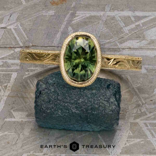 The “Niobe” ring in 18k yellow gold with 1.51-Carat Australian Sapphire The “Niobe” ring in 18k yellow gold with 1.51-Carat Australian Sapphire