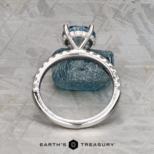 The "Cecilie" ring in 14K white gold with 2.12-carat Montana sapphire The "Cecilie" ring in 14K white gold with 2.12-carat Montana sapphire