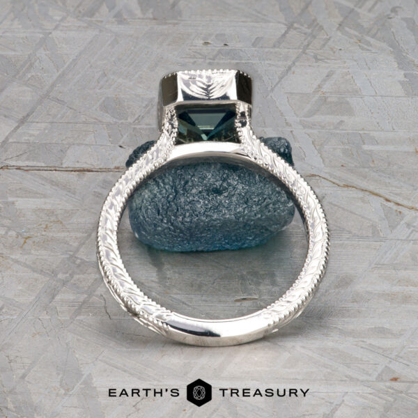 The "Niobe" ring in platinum with 2.35-carat Ceylon sapphire The "Niobe" ring in platinum with 2.35-carat Ceylon sapphire
