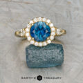 The "Circe" ring in 18K yellow gold with 2.26-carat Montana sapphire
