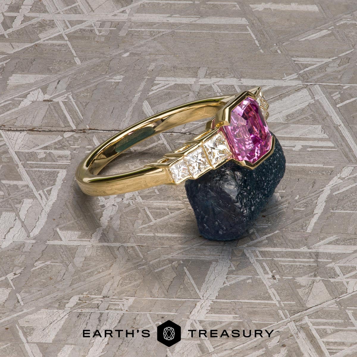 The "Andromeda" Ring in 14k yellow gold with 1.60-carat Ceylon sapphire